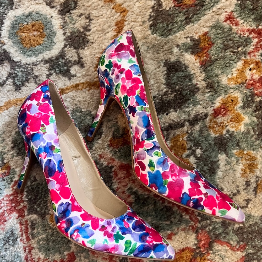 NINE WEST FLORAL STILLETO PUMP - Good condition